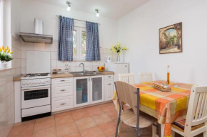 2 - Modern apartment with garden 80m from beach